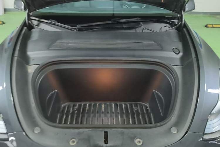 Used Tesla Model Y 2024 Rear-Wheel-Drive Version Engine Bay