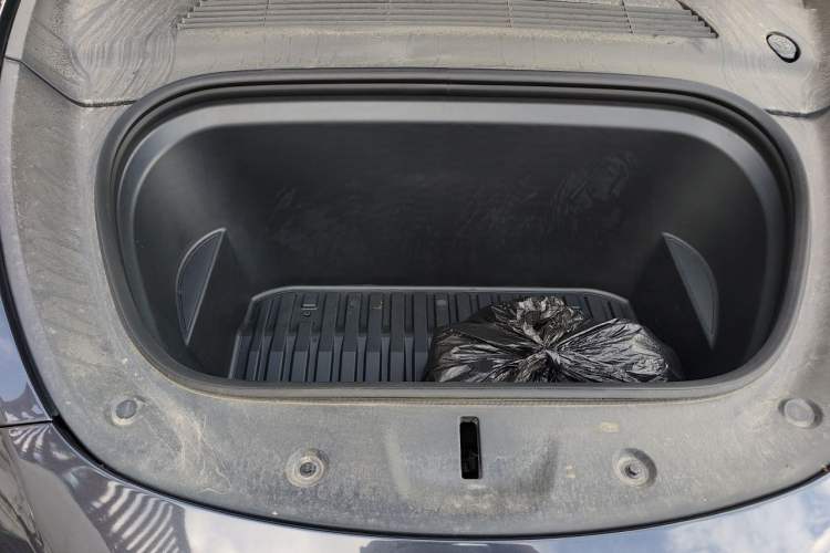 Used Tesla Model Y 2024 Rear-Wheel-Drive Version Engine Bay