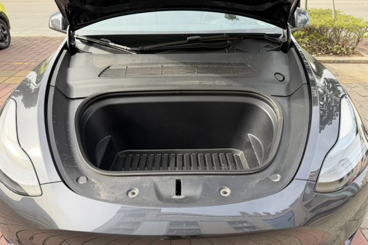 Used Tesla Model Y 2024 Rear-Wheel-Drive Version Engine Bay