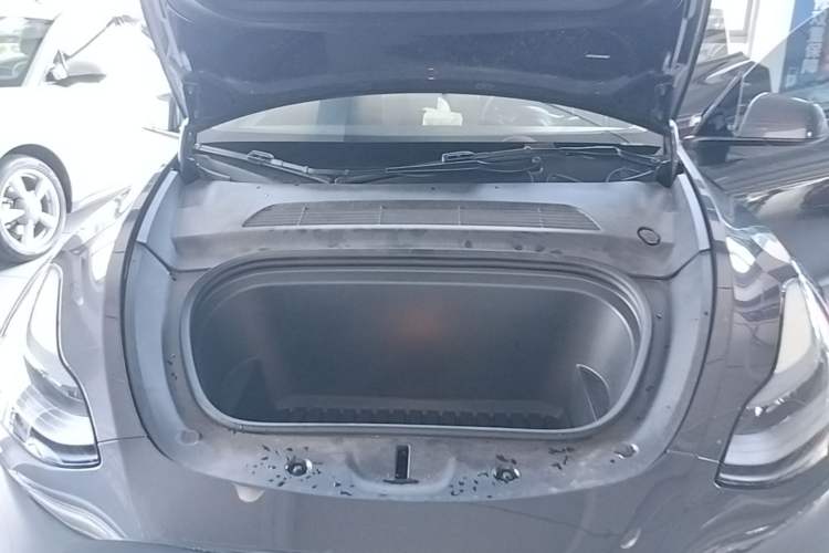 Used Tesla Model Y 2024 Rear-Wheel-Drive Version Engine Bay
