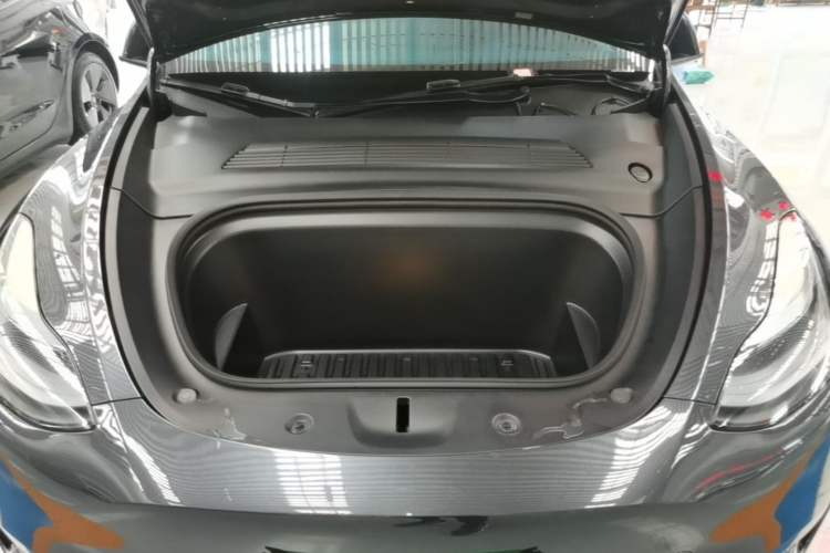 Used Tesla Model Y 2024 Rear-Wheel-Drive Version Engine Bay