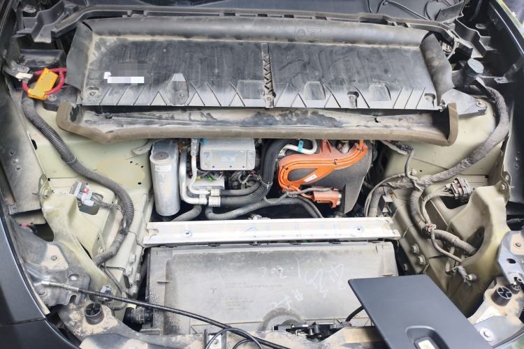 Used Tesla Model Y 2024 Rear-Wheel-Drive Version Engine Bay