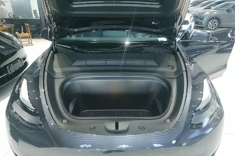 Used Tesla Model Y 2024 Rear-Wheel-Drive Version Engine Bay