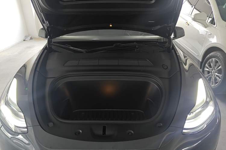 Used Tesla Model Y 2024 Rear-Wheel-Drive Version Engine Bay