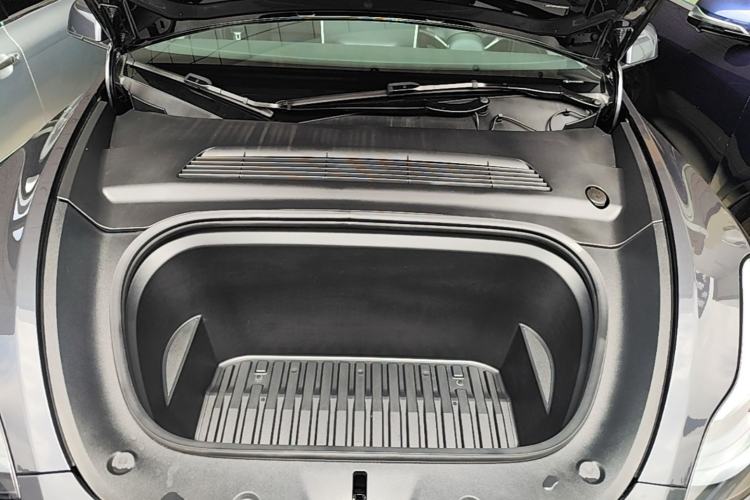 Used Tesla Model Y 2024 Rear-Wheel-Drive Version Engine Bay