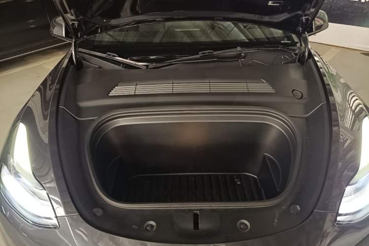Used Tesla Model Y 2024 Rear-Wheel-Drive Version Engine Bay