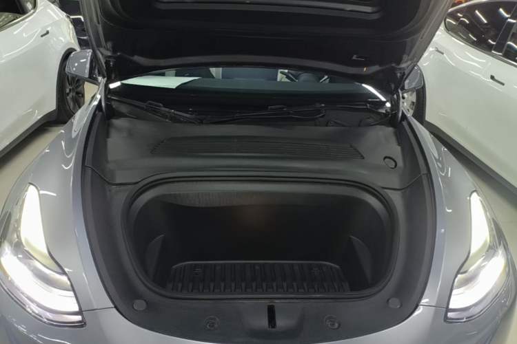 Used Tesla Model Y 2024 Rear-Wheel-Drive Version Engine Bay