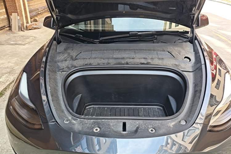 Used Tesla Model Y 2024 Rear-Wheel-Drive Version Engine Bay