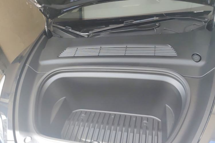 Used Tesla Model Y 2024 Rear-Wheel-Drive Version Engine Bay