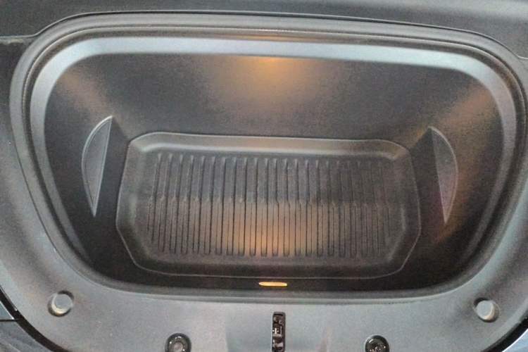 Used Tesla Model Y 2024 Rear-Wheel-Drive Version Engine Bay