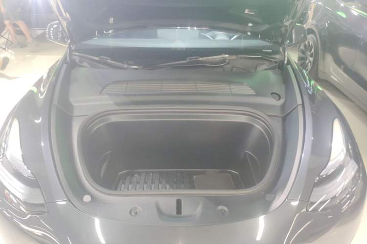 Used Tesla Model Y 2024 Rear-Wheel-Drive Version Engine Bay