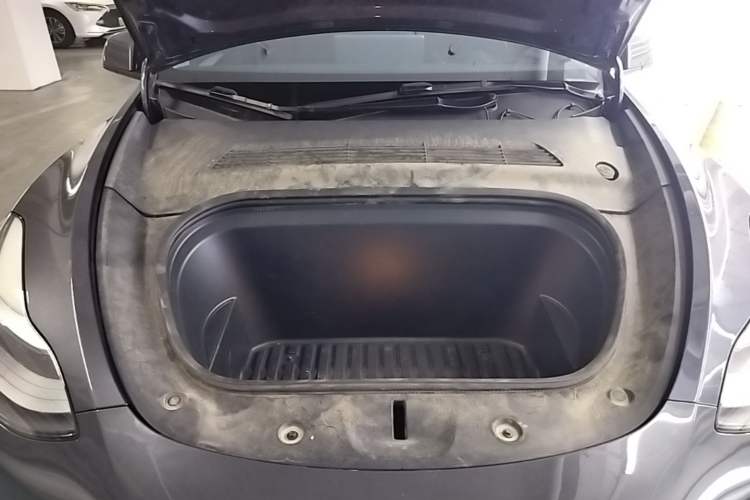 Used Tesla Model Y 2024 Rear-Wheel-Drive Version Engine Bay