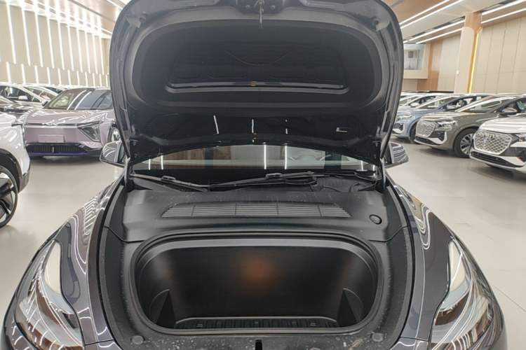 Used Tesla Model Y 2024 Rear-Wheel-Drive Version Engine Bay