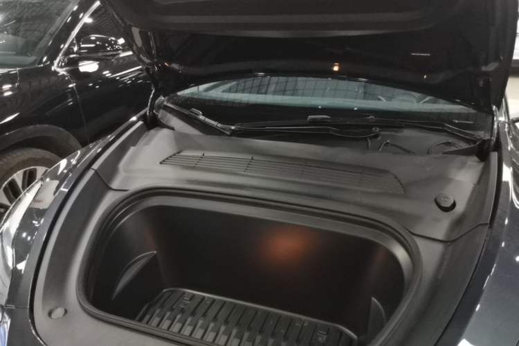 Used Tesla Model Y 2024 Rear-Wheel-Drive Version Engine Bay