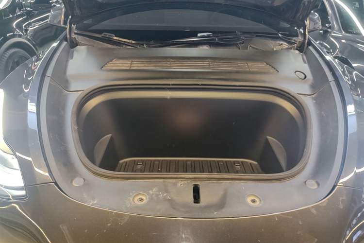 Used Tesla Model Y 2024 Rear-Wheel-Drive Version Engine Bay