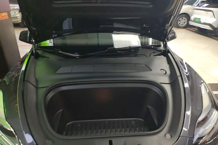 Used Tesla Model Y 2024 Rear-Wheel-Drive Version Engine Bay