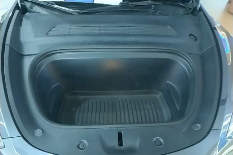 Used Tesla Model Y 2024 Rear-Wheel-Drive Version Engine Bay