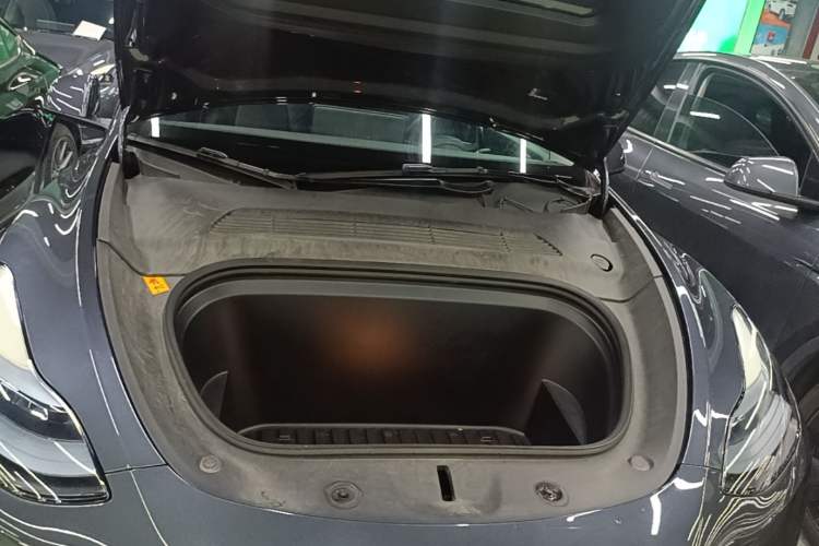 Used Tesla Model Y 2024 Rear-Wheel-Drive Version Engine Bay