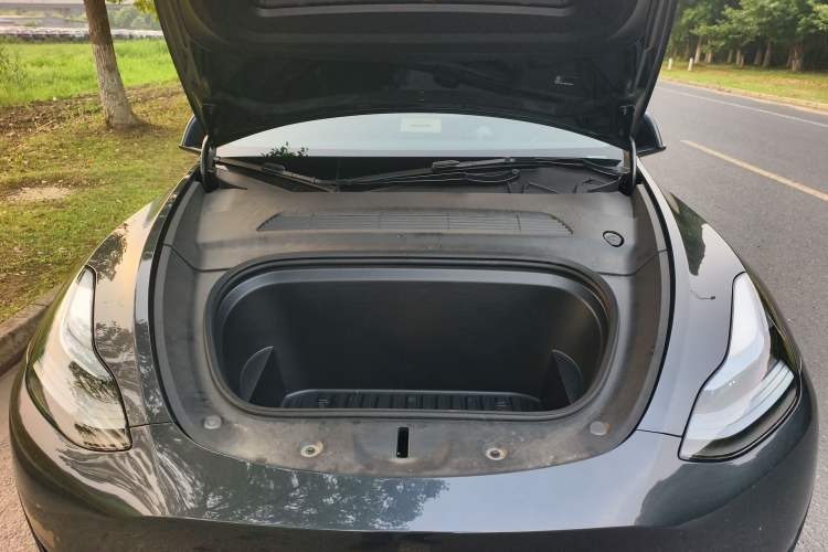 Used Tesla Model Y 2024 Rear-Wheel-Drive Version Engine Bay