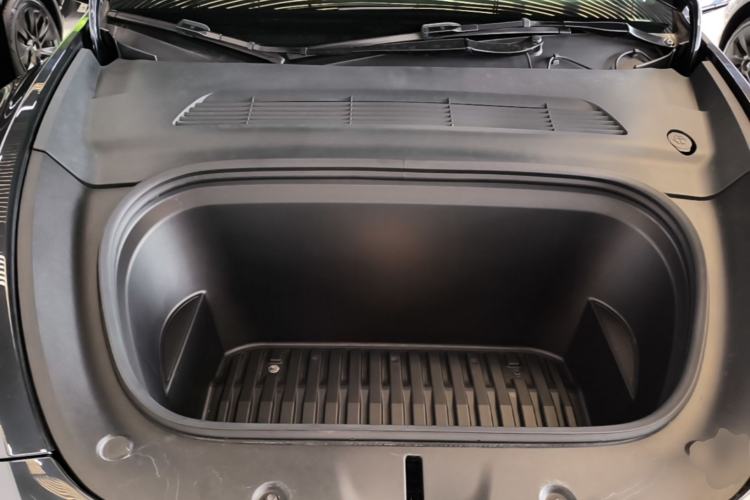 Used Tesla Model Y 2024 Rear-Wheel-Drive Version Engine Bay