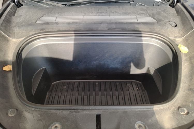 Used Tesla Model Y 2024 Rear-Wheel-Drive Version Engine Bay