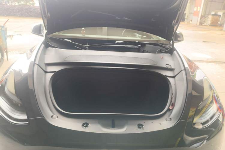 Used Tesla Model Y 2024 Rear-Wheel-Drive Version Engine Bay