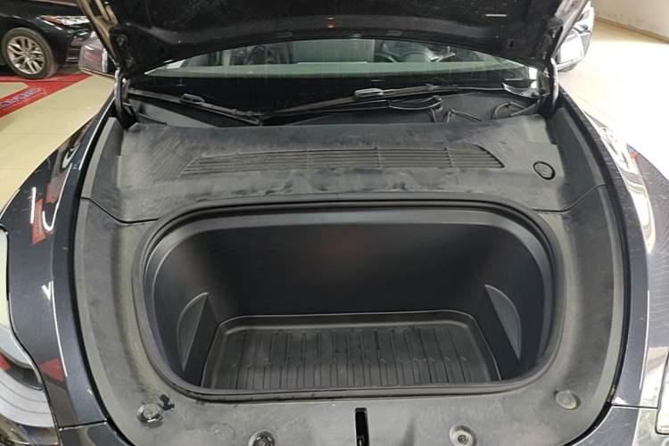 Used Tesla Model Y 2024 Rear-Wheel-Drive Version Engine Bay