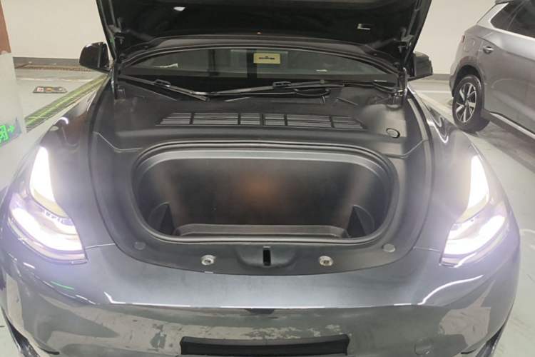 Used Tesla Model Y 2024 Rear-Wheel-Drive Version Engine Bay