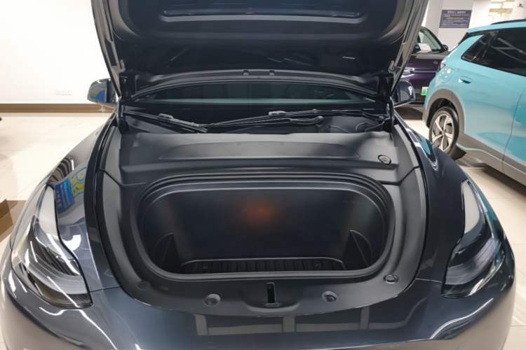 Used Tesla Model Y 2024 Rear-Wheel-Drive Version Engine Bay