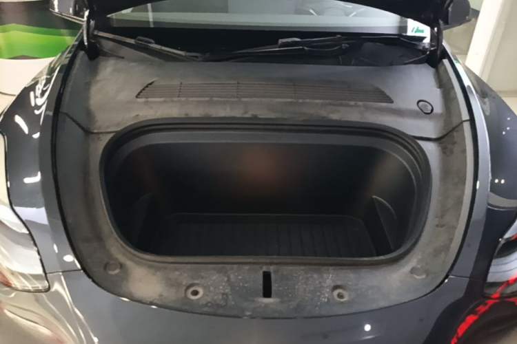 Used Tesla Model Y 2024 Rear-Wheel-Drive Version Engine Bay