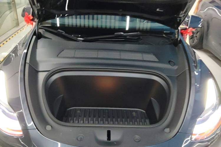 Used Tesla Model Y 2024 Rear-Wheel-Drive Version Engine Bay