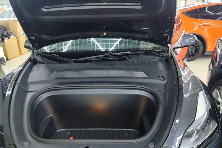 Used Tesla Model Y 2024 Rear-Wheel-Drive Version Engine Bay