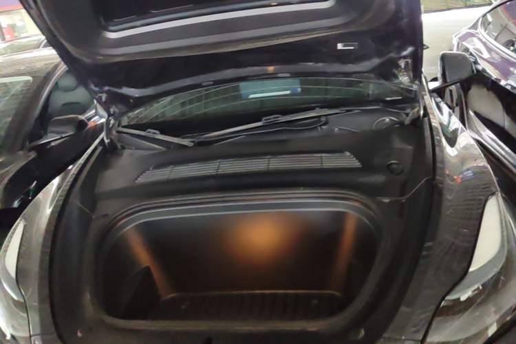 Used Tesla Model Y 2024 Rear-Wheel-Drive Version Engine Bay