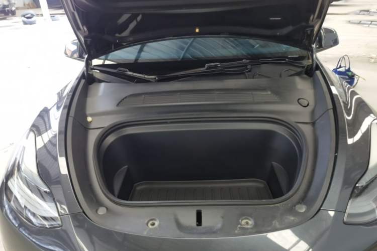 Used Tesla Model Y 2024 Rear-Wheel-Drive Version Engine Bay