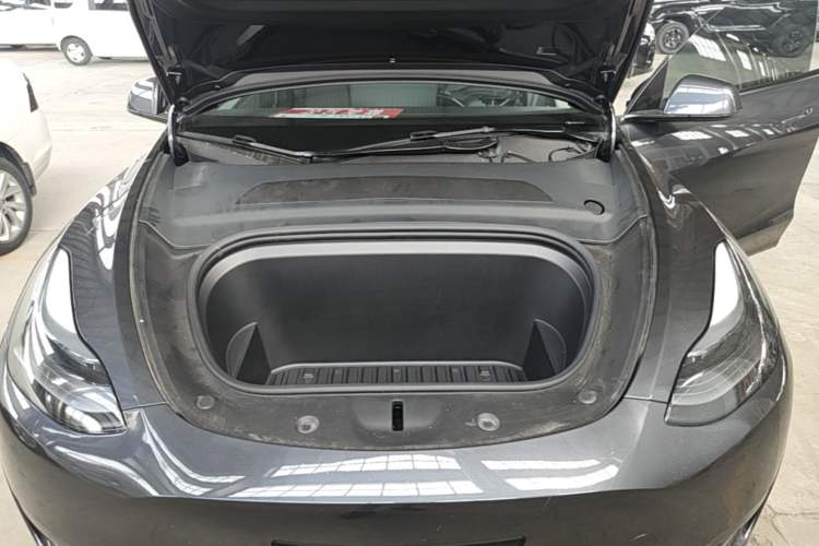 Used Tesla Model Y 2024 Rear-Wheel-Drive Version Engine Bay