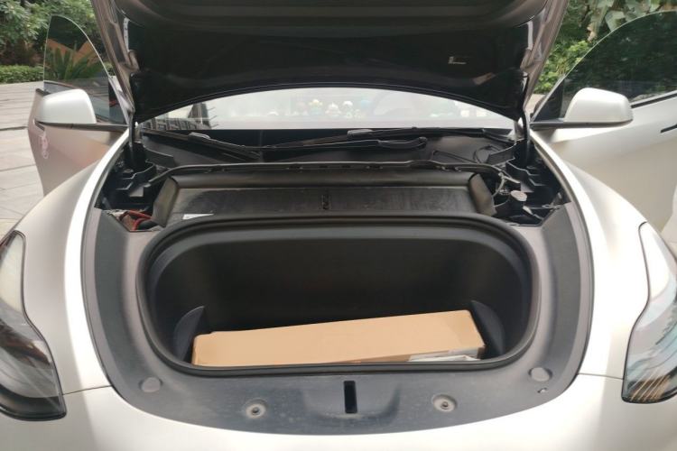 Used Tesla Model Y 2024 Rear-Wheel-Drive Version Engine Bay