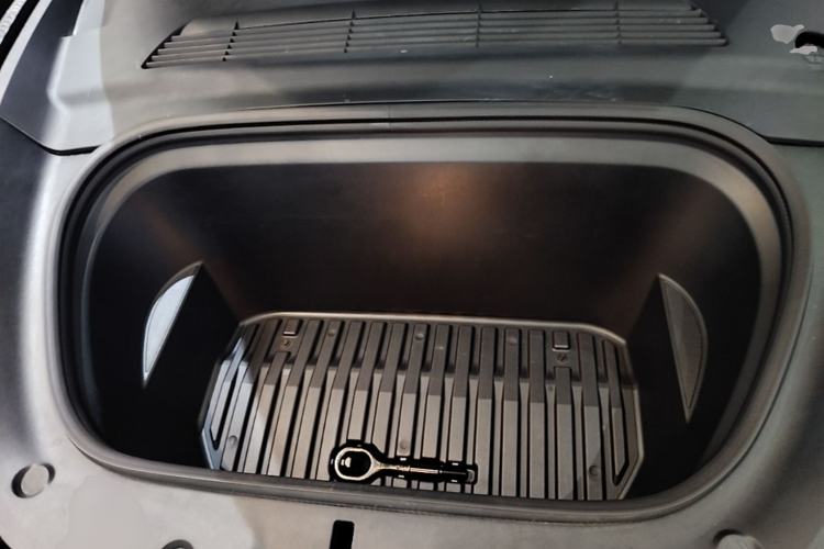 Used Tesla Model Y 2024 Rear-Wheel-Drive Version Engine Bay
