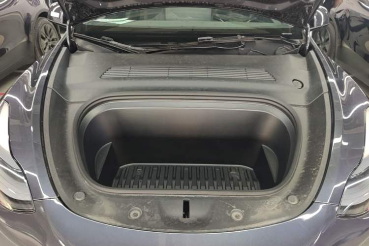 Used Tesla Model Y 2024 Rear-Wheel-Drive Version Engine Bay