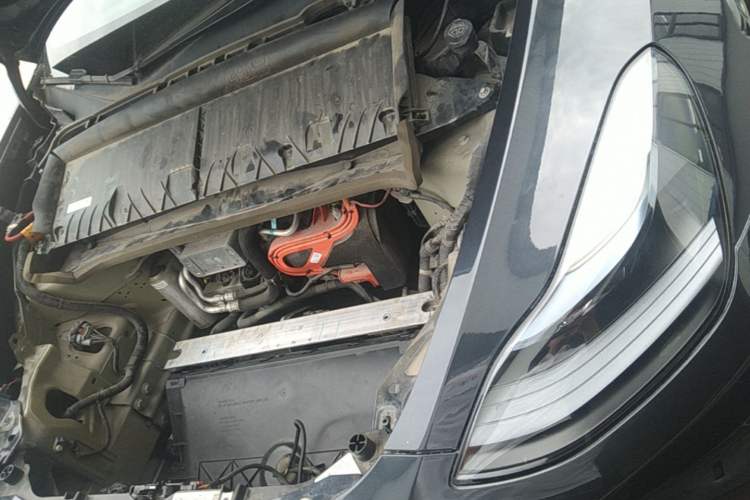 Used Tesla Model Y 2024 Rear-Wheel-Drive Version Engine Bay Left