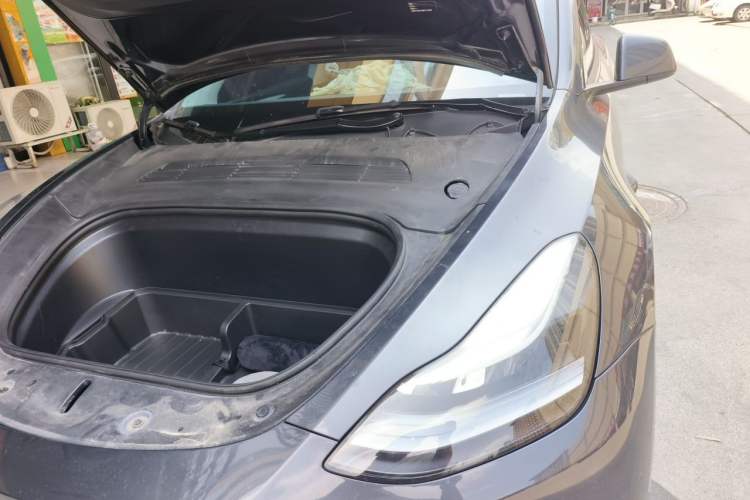 Used Tesla Model Y 2024 Rear-Wheel-Drive Version Engine Bay Left