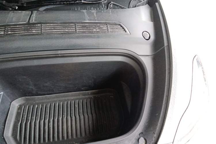 Used Tesla Model Y 2024 Rear-Wheel-Drive Version Engine Bay Left
