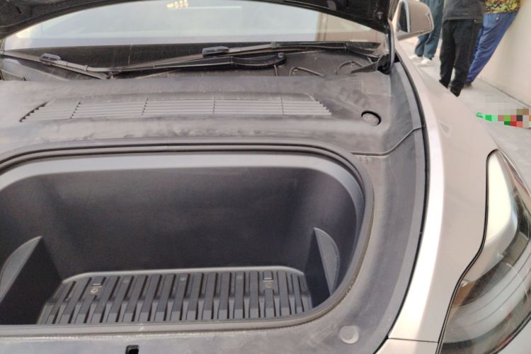 Used Tesla Model Y 2024 Rear-Wheel-Drive Version Engine Bay Left