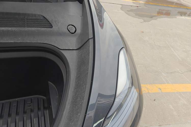 Used Tesla Model Y 2024 Rear-Wheel-Drive Version Engine Bay Left
