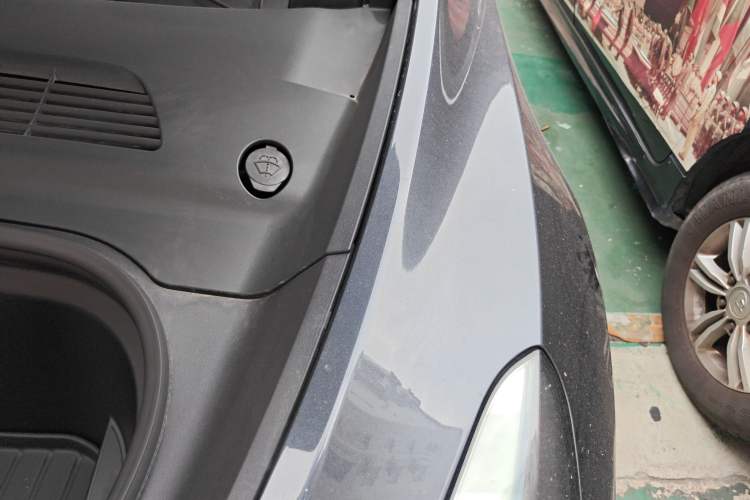 Used Tesla Model Y 2024 Rear-Wheel-Drive Version Engine Bay Left