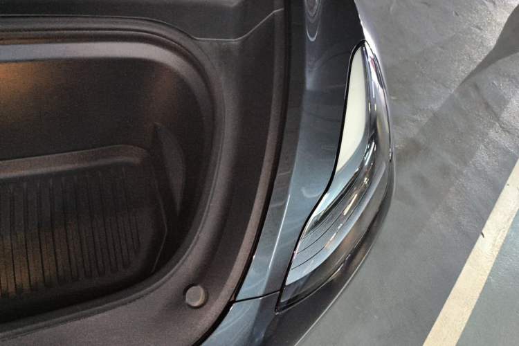 Used Tesla Model Y 2024 Rear-Wheel-Drive Version Engine Bay Left