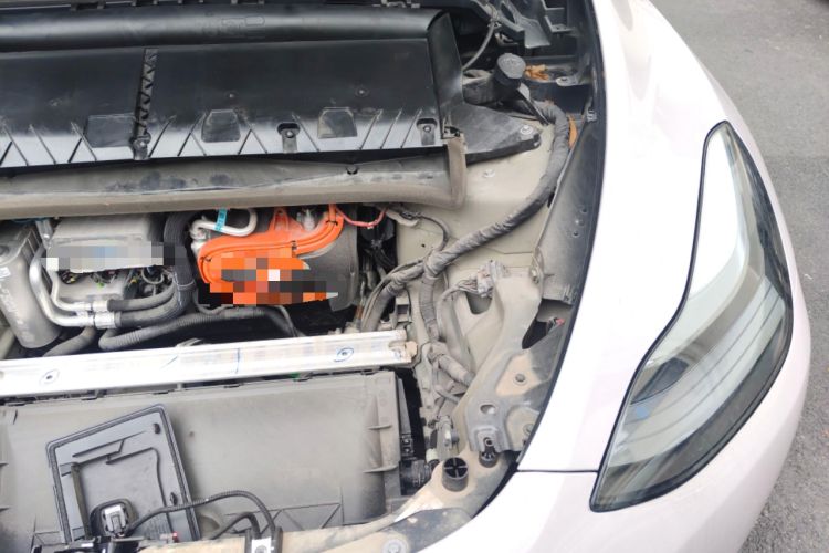 Used Tesla Model Y 2024 Rear-Wheel-Drive Version Engine Bay Left