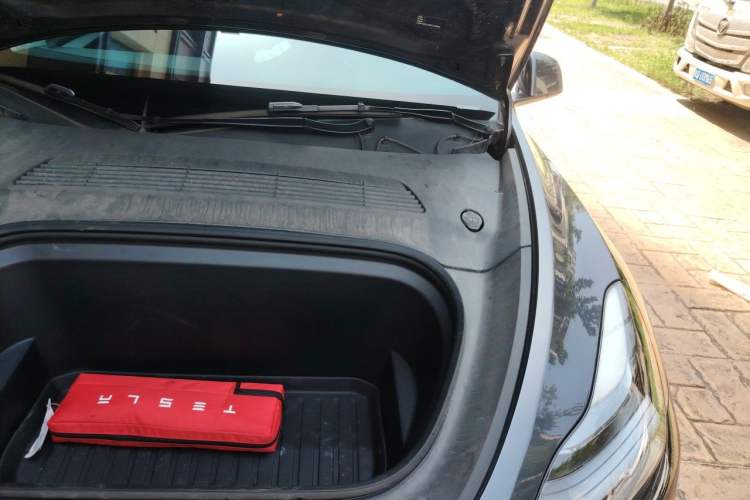 Used Tesla Model Y 2024 Rear-Wheel-Drive Version Engine Bay Left