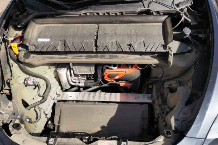 Used Tesla Model Y 2024 Rear-Wheel-Drive Version Engine Bay Left