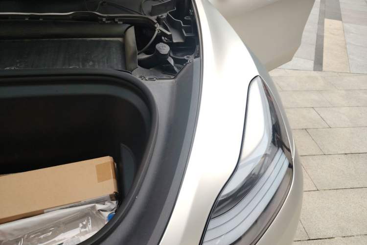 Used Tesla Model Y 2024 Rear-Wheel-Drive Version Engine Bay Left