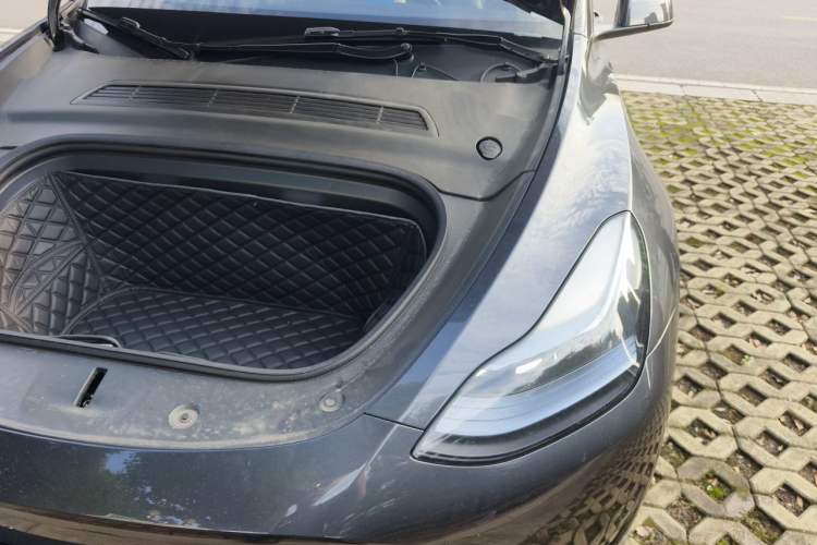 Used Tesla Model Y 2024 Rear-Wheel-Drive Version Engine Bay Left